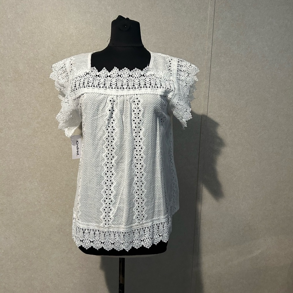 NWT Kindred White Lace Top XL